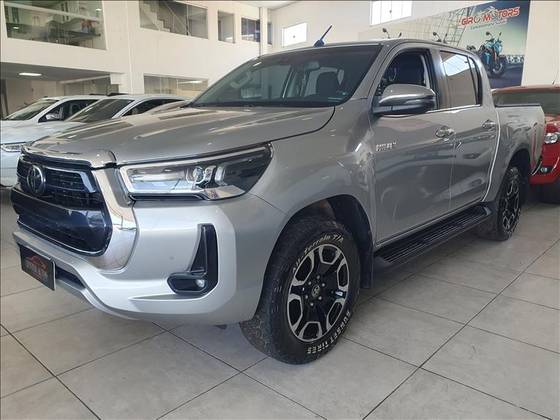TOYOTA HILUX 2.8 D-4D TURBO DIESEL CD SRX 4X4 AUTOMÁTICO